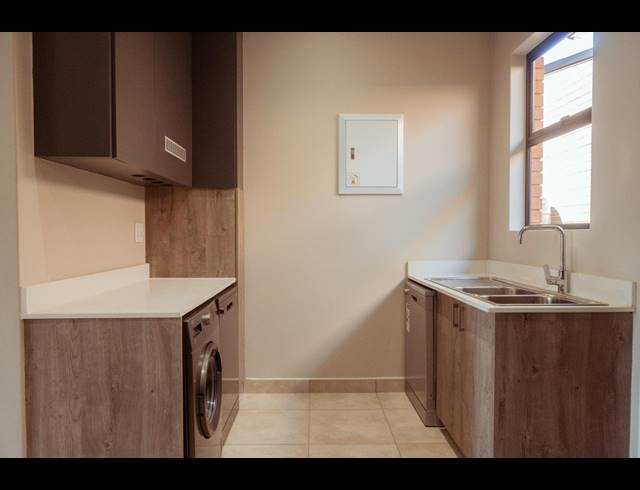 3 BEDROOM SECTIONAL TITLE FOR SALE IN SIX FOUNTAINS RESIDENTIAL ESTATE